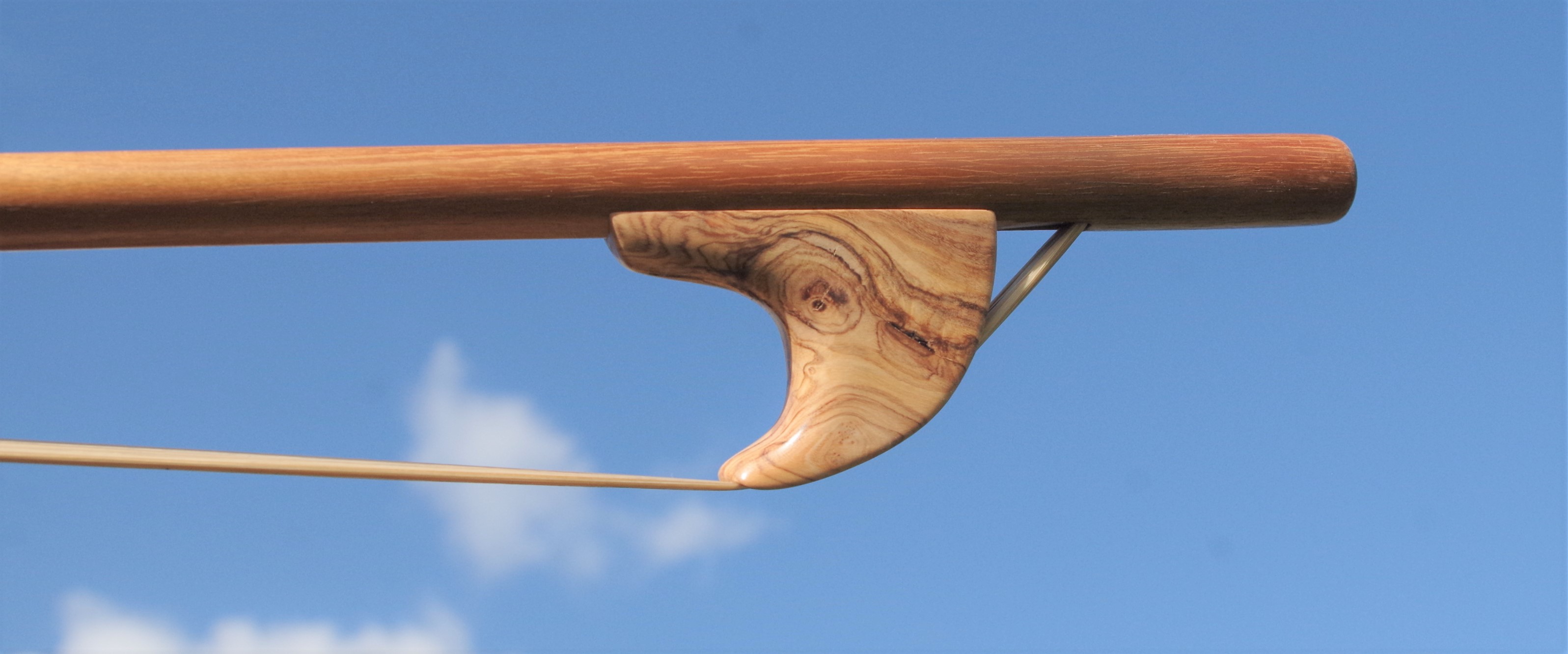 Hausse de contrebasse en olivier